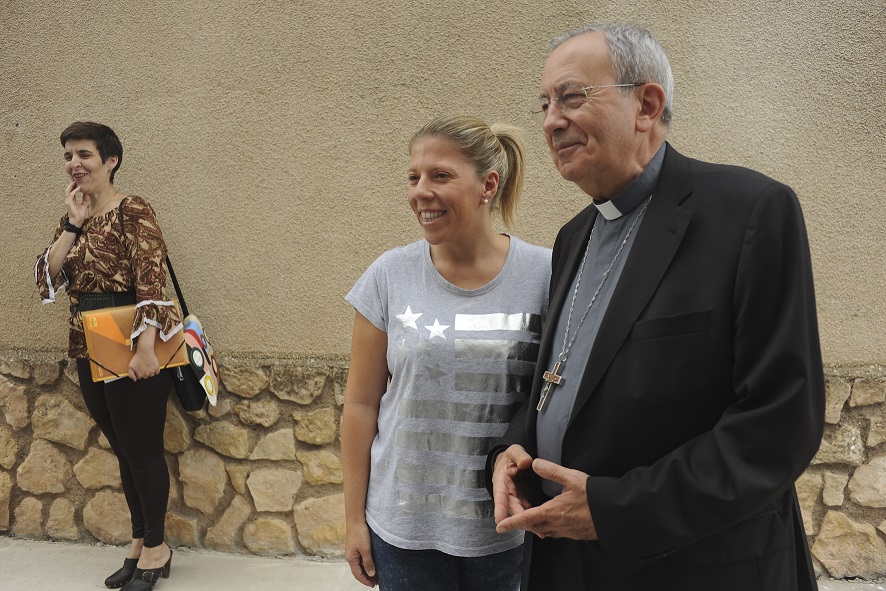 Inmaculada Jiménez asiste a la inauguración de la nueva parroquia de Los Ángeles