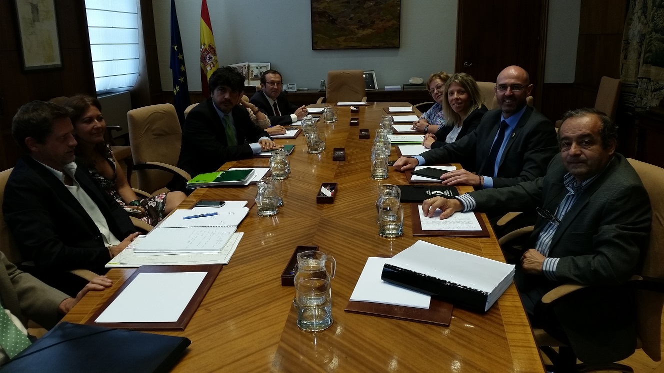Los alcaldes de Argamasilla de Alba y Tomelloso llevan al Ministerio de Fomento la reivindicación del tren para la comarca