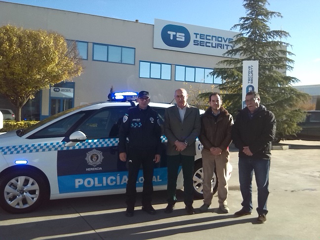 El Ayuntamiento de Herencia presenta el nuevo vehículo para la Policía Local