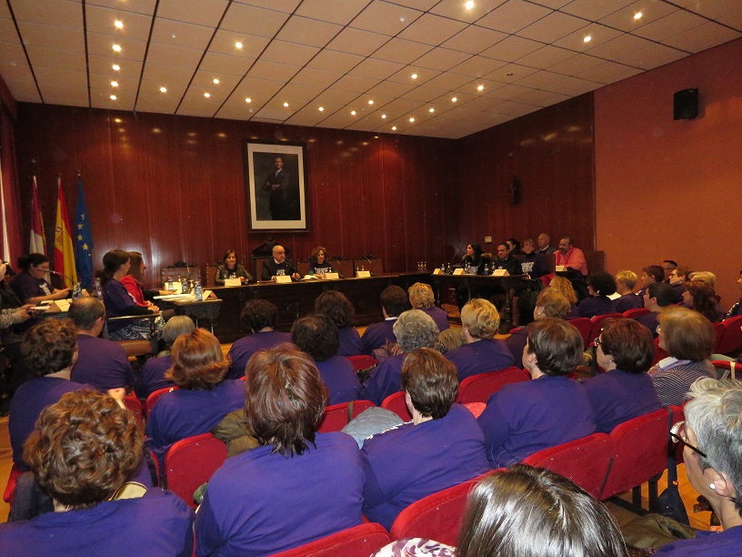 El Pleno del Ayuntamiento de Manzanares se une contra la violencia machista