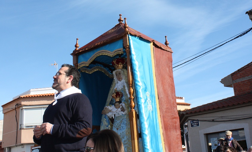 La tradición se llevó un año más a la Virgen de Peñarroya al Castillo de su nombre