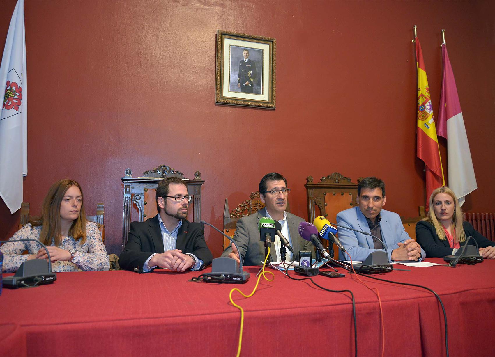 Caballero presenta en Almagro el plan de empleo de la Diputación para 2016