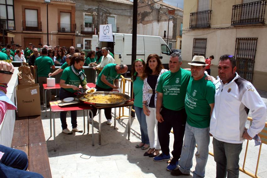 Carrión inicia la fiesta del fútbol con una paella popular en la plaza, con motivo del acenso a Tercera División de la UD Carrión