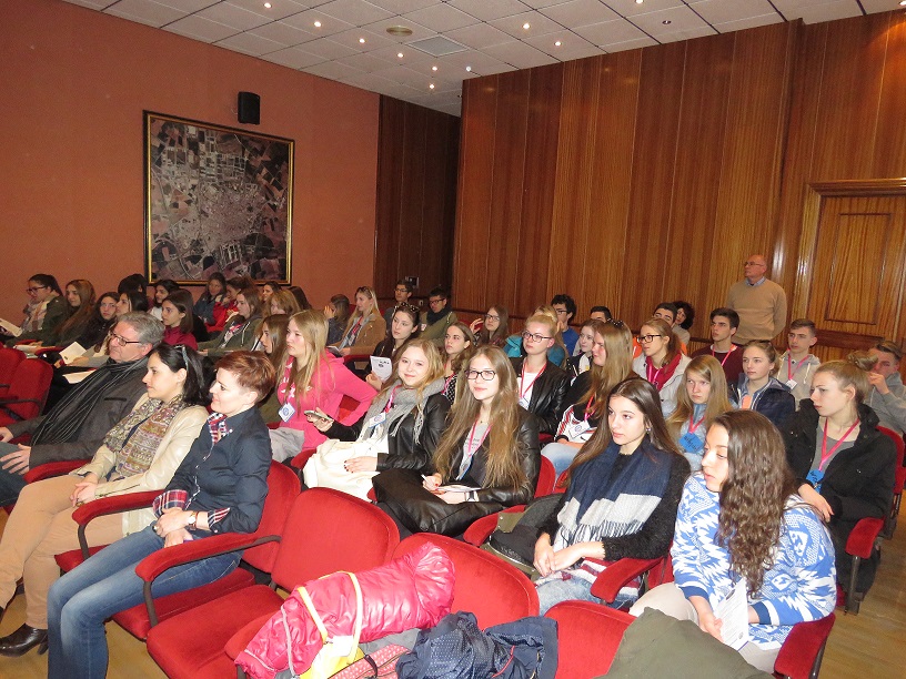 Veinte alumnos del IES Sotomayor de Manzanares visitan Polonia en un programa de intercambio