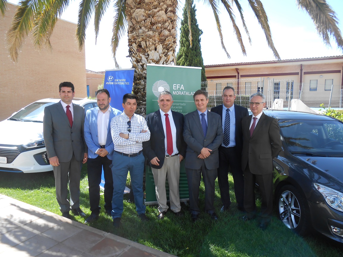 Hyundai dona a EFA Moratalaz de Manzanares un vehículo modelo I30 para la formación profesional de sus alumnos