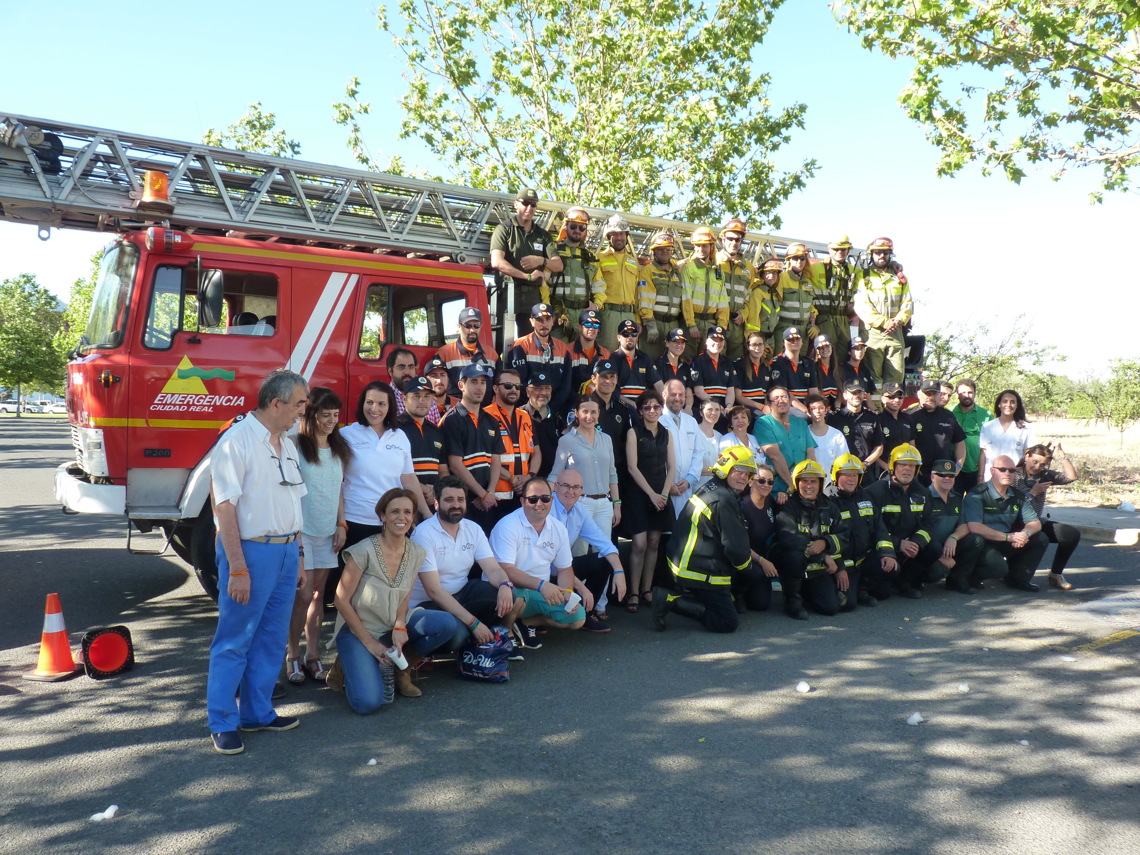 La ONG » Sonrisas » y los cuerpos de seguridad y emergencia regalan una tarde de fiesta a los niños ingresados en el hospital de Ciudad Real