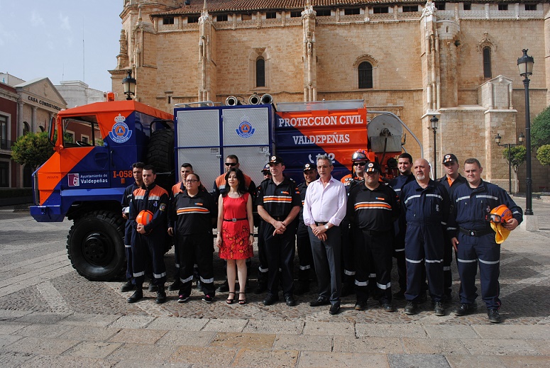 Protección Civil Valdepeñas incorpora a su flota un camión contra incendios e inundaciones
