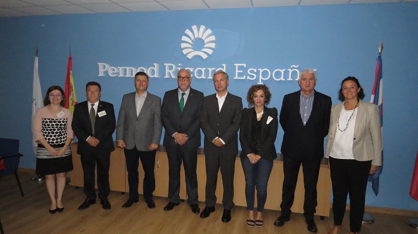 Ayuntamiento de Manzanares, COCEMFE y Pernod Ricard muestran su compromiso laboral hacia las personas con discapacidad