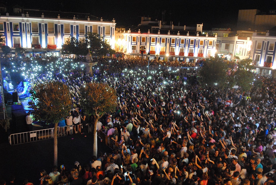 Público de Valdepeñas en el concierto de Antonio José