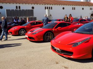 concentracion-de-ferrari-en-la-cooperativa-cristo-de-la-vega-de-socuellamos-01