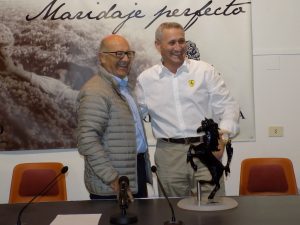 concentracion-de-ferrari-en-la-cooperativa-cristo-de-la-vega-de-socuellamos-03