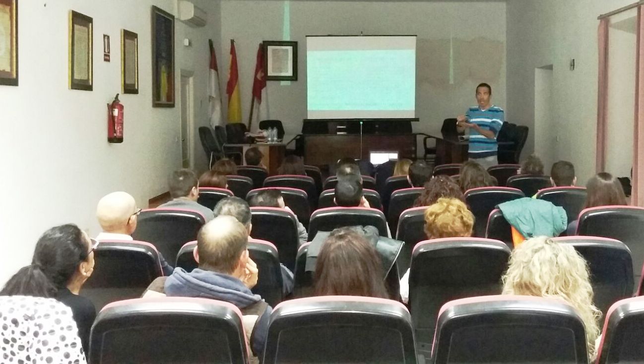 Máxima participación en la charla sobre Deporte y Nutrición organizada por el Club de Atletismo en Villanueva de los Infantes