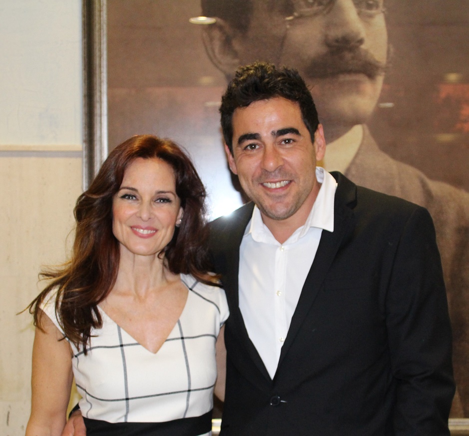 Silvia Marsó y Pablo Chiapella llenan el Tomás Barrera con ‘La puerta de al lado’