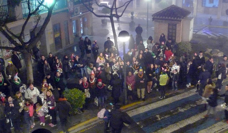Uvas, cotillón, fuegos artificiales y mucho frío para recibir 2017 frente al Ayuntamiento de Miguelturra