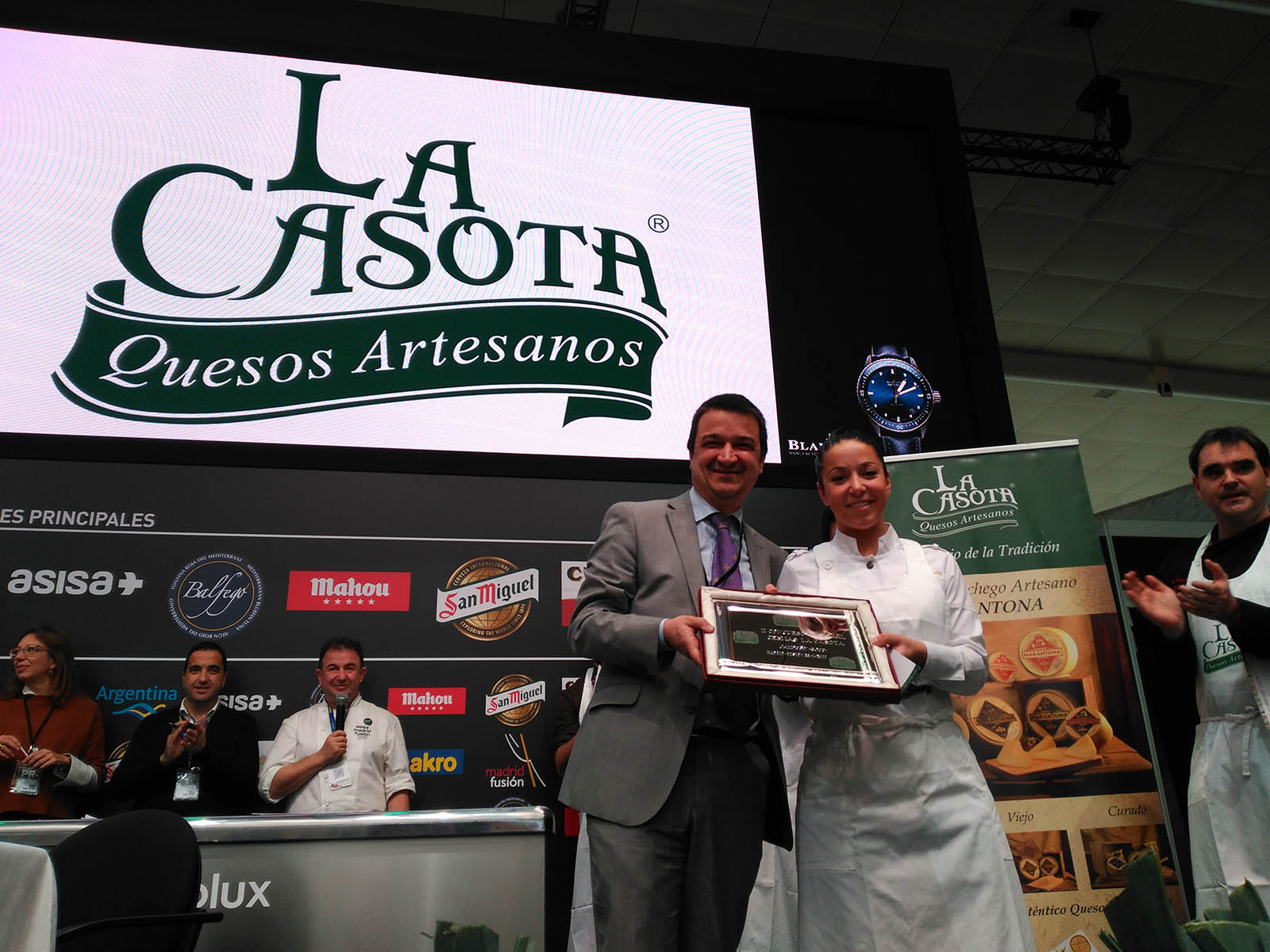 La navarra Joanna Artieda gana el II concurso de Crema de Queso con su receta «Oveja, leche y queso»