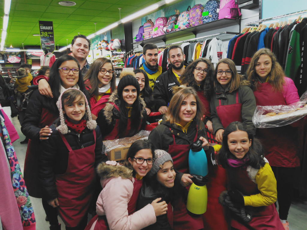 Rodrigo anima a comprar en el comercio de Tomelloso, en la segunda jornada de “Christmas Days”