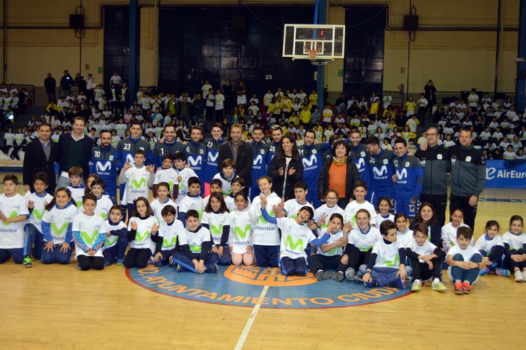 Más de 800 escolares de Ciudad Real arropan a los “Megacracks” del INTER Movistar Fútbol Sala