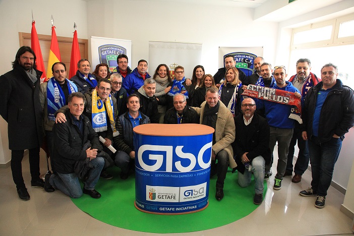 La Federación de Peñas del Getafe C.F. disfruta de su nuevo local cedido por GISA