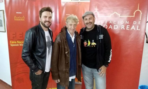 Campo de Criptana disfrutó anoche del espectáculo Humor con Vino