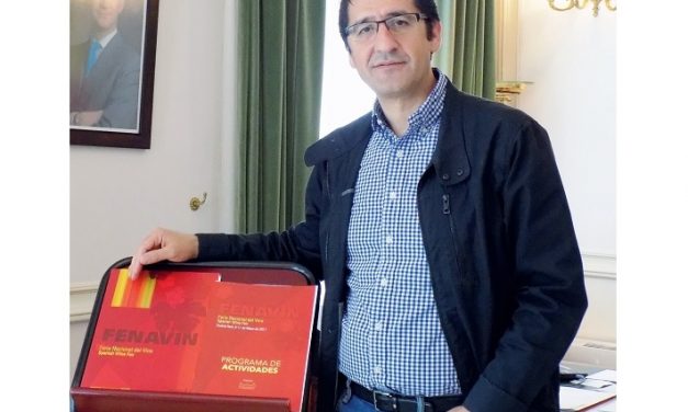 José Manuel Caballero, presidente de la Diputación y de FENAVIN