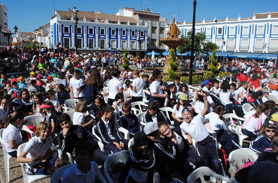 800 escolares de Valdepeñas realizan de manera simultánea un concierto de percusión corporal