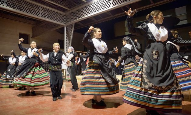 La Escuela Municipal de Bailes Manchegos clausuró el curso con el XVIII Festival Infantil de Folklore
