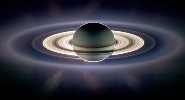 Saturno el planeta de las curiosidades