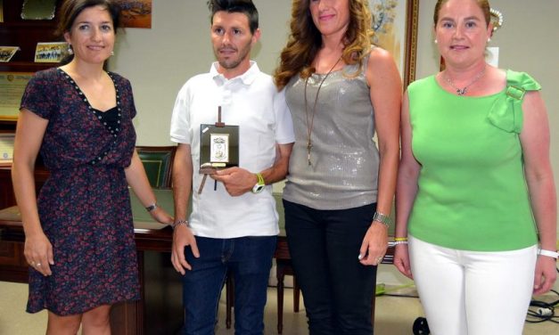 Recepción al atleta Juan Antonio “Chiki” Pérez Moreno en Carrión de Calatrava, por su doblete como Campeón de España