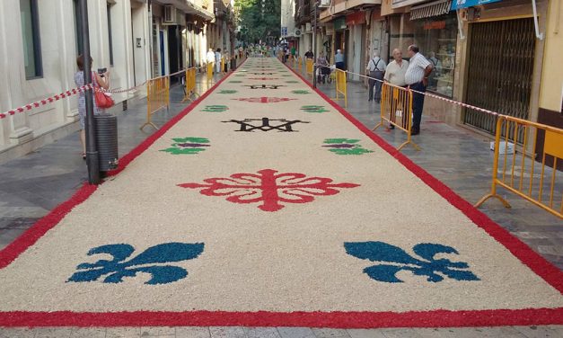 El jueves finaliza el plazo para presentar los diseños de la próxima alfombra floral en honor a la Virgen de las Cruces