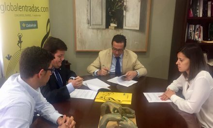 El Ayuntamiento de Campo de Criptana y Globalcaja firman un convenio de colaboración para la venta de entradas online