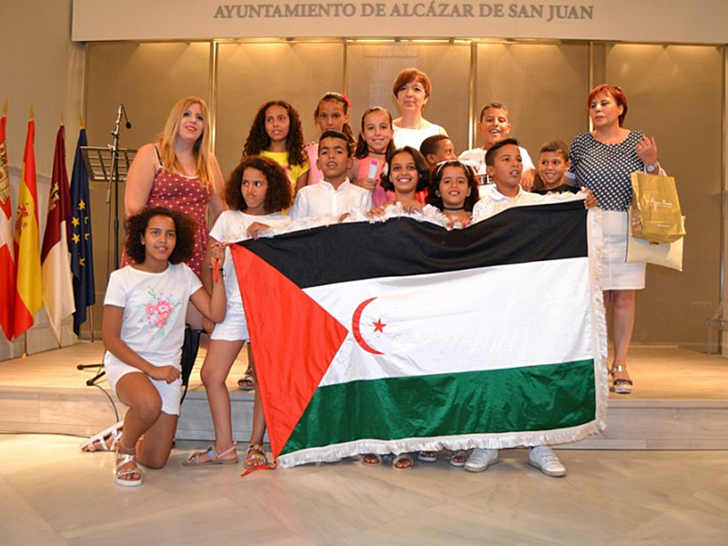 La alcaldesa recibió a los niños sahararuis que pasarán el verano en Alcázar