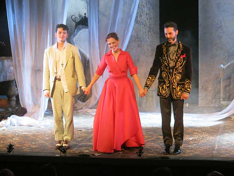 Silvia Marsó recibe el V Premio Patio de Comedias en la apertura del VII Festival Internacional de Teatro y Títeres
