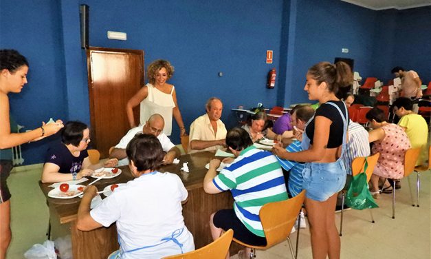Usuarios del centro ocupacional realizan diversos talleres en agosto