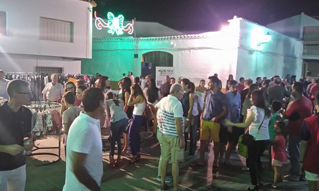 Los comerciantes y empresarios de Membrilla celebran la primera Noche Blanca