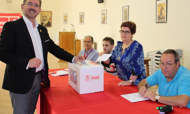 La asamblea del PSOE de La Solana aprobó el acuerdo entre PSOE y Podemos