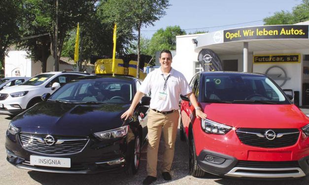 Futurcar, servicio oficial Opel en Manzanares, presentó los nuevos INSIGNIA y CROSSLAND X