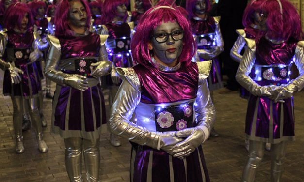 El color y la alegría del Carnavalcázar 2017 se inicia en la ciudad con el desfile infantil