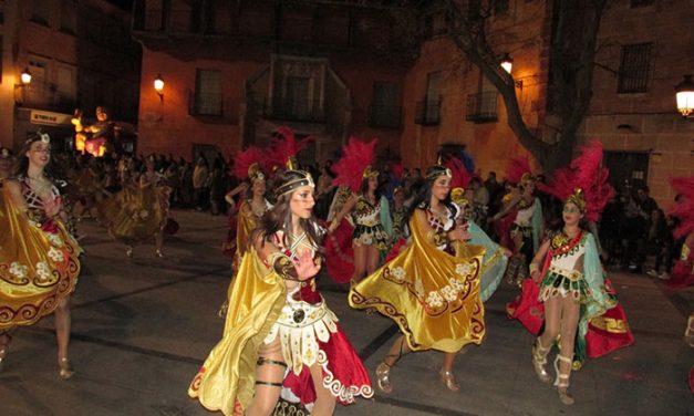 Éxito notable de los desfiles y bailes de Carnaval criptanenses con gran presencia de la máscara callejera