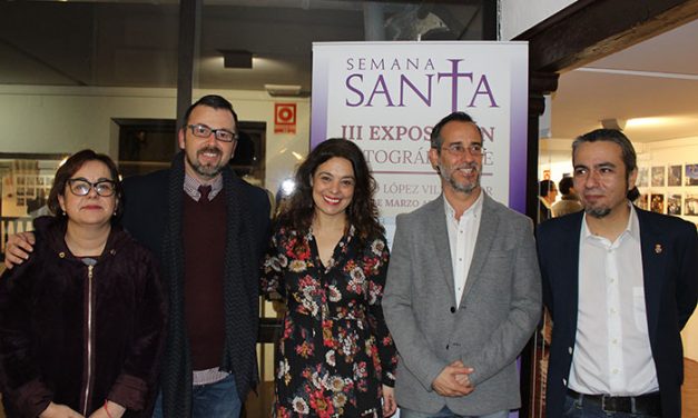 Gran éxito de la inauguración de la tercera edición de la Exposición de Fotografía de Semana Santa de la Revista Ayer&hoy