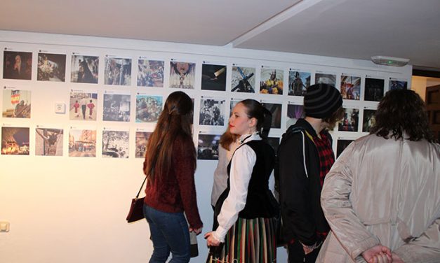 Gran éxito de la inauguración de la tercera edición de la Exposición de Fotografía de Semana Santa de la Revista Ayer&hoy