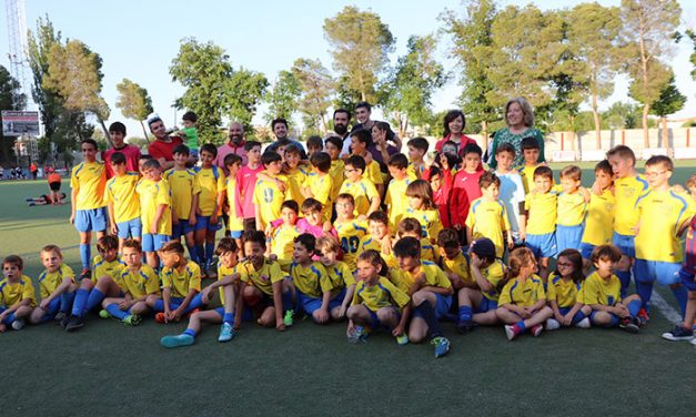 600 niños y niñas de todos los colegios alcazareños disfrutaron de las III Jornadas de Convivencia Deportiva