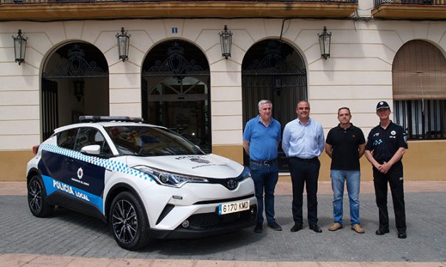 Tresa Motor entrega un Toyota C-HR Híbrido al Ayuntamiento de Almodóvar para la Policía Local
