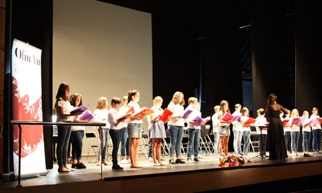 Buen ambiente en el concierto de la Asociación Cultural ‘Amigos de la Zarzuela’ a beneficio del tejado de San Sebastián