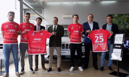 Serviauto, concesionario Fiat y Jeep, presenta la nueva equipación oficial del Miguelturreño para la temporada 2018/19