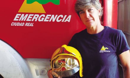 María Luisa Cabañero, primera mujer bombero del país y nadadora con varios récords Guinness y títulos mundiales