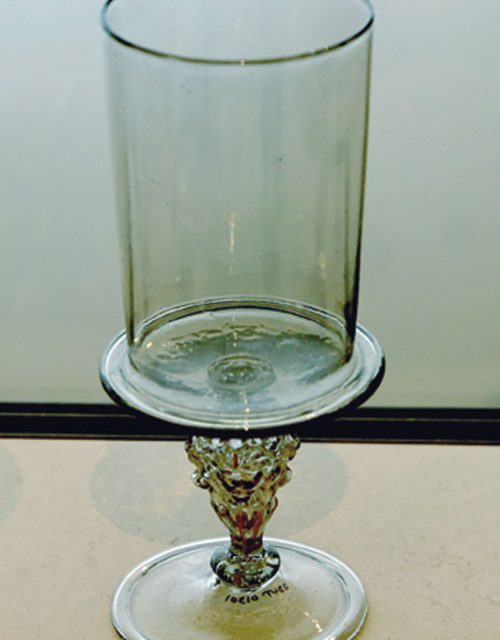 El vidrio, un compañero de 3000 años