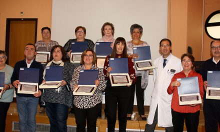 La Gerencia de Alcázar homenajea a los 17 profesionales que se han jubilado este año “tras una vida dedicada a la salud de los pacientes”