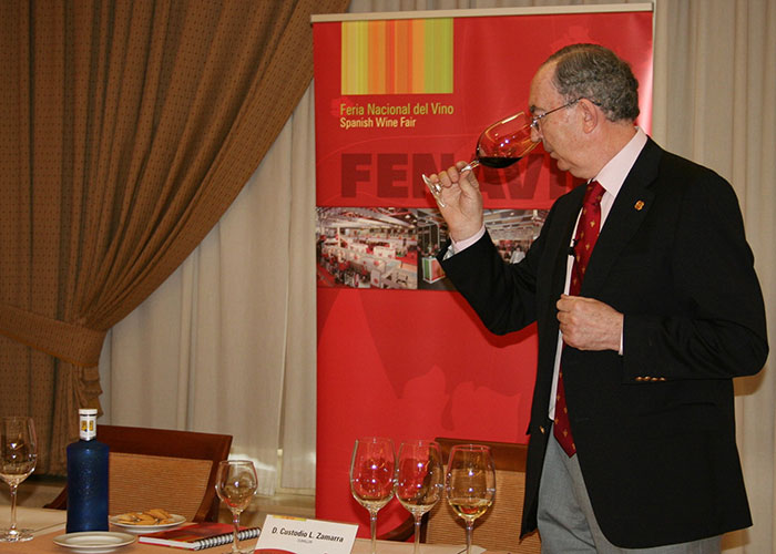 El reconocido sumiller Custodio Zamarra compartirá sus conocimientos de vino con los ciudadrealeños en una cata abierta al público