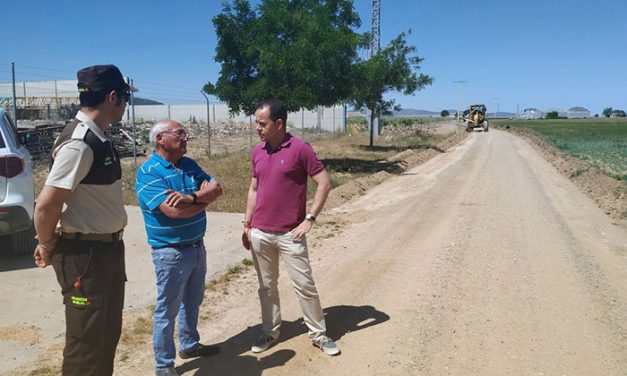 El Ayuntamiento y la Comisión Local de Pastos destinan 93.000 euros para el arreglo de caminos en Herencia