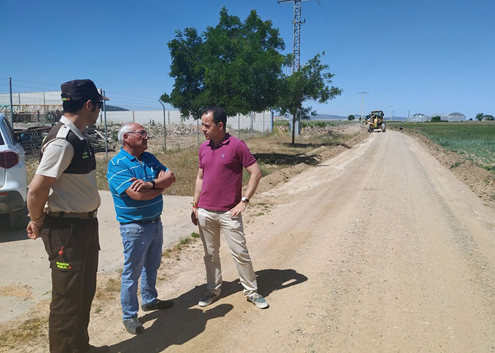 El Ayuntamiento y la Comisión Local de Pastos destinan 93.000 euros para el arreglo de caminos en Herencia